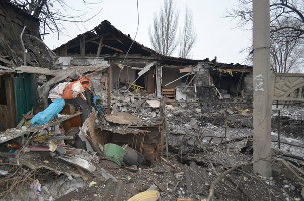 Как выглядит район фабрики игрушек в Донецке: разбитые улицы Ильинская и Мирная