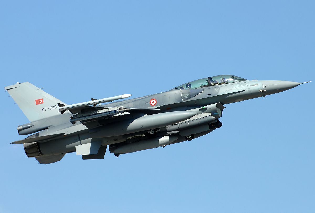 Почему украинцы радуются, когда армия Турции сбивает в Сирии российские самолеты, кадры