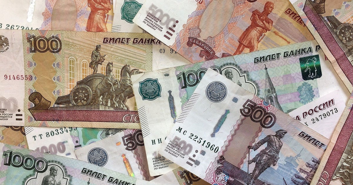Минфин РФ увеличит займы, чтобы "заткнуть" растущую "дыру" в бюджете