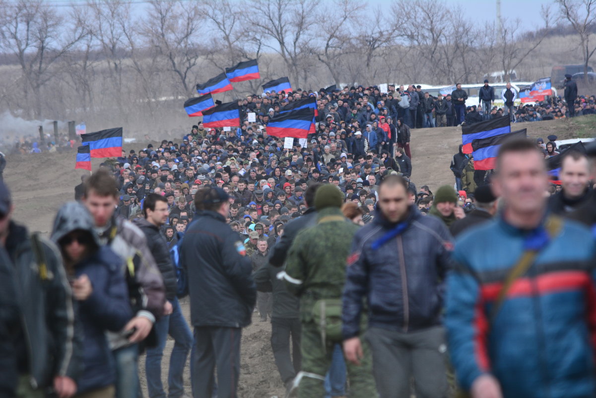 "Будут забирать даже непригодных к армии", - стало известно, что на самом деле скрывается за "указом" Захарченко о "военных сборах" в "ДНР"