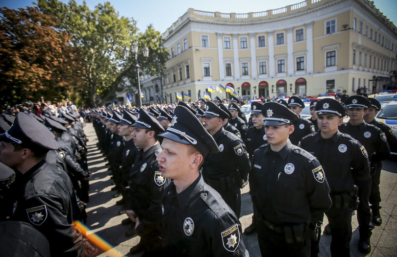 Аваков: за час набора в полицию Полтавы заявки подали 520 человек