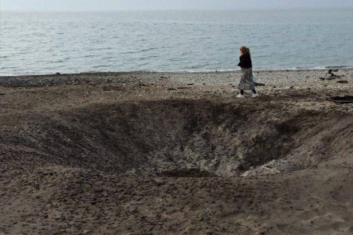 "Розовый караул" в Туапсе: гигантская воронка образовалась в порту РФ после удара Украины