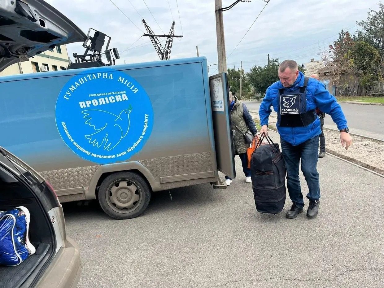 Армия РФ терроризирует Донбасс: есть погибшие и раненые после удара по эвакуационному экипажу