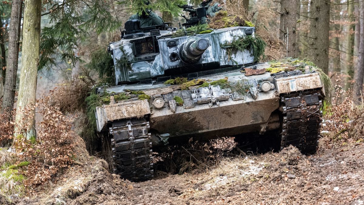 Министр обороны Германии назвал дату отправки танков Leopard 2 в Украину