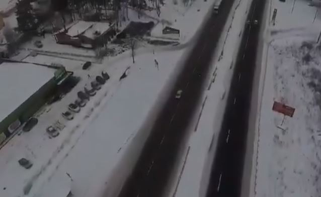 ​Стихия бушует: полиция Киевщины открыла пункты обогрева на главных трассах области - подробности и кадры