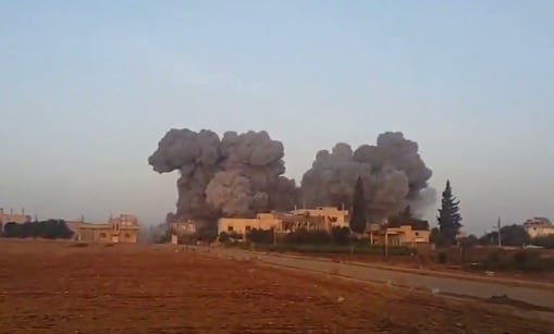 Авиация РФ уничтожила жилой квартал города в Сирии: десятки убитых и руины - видео