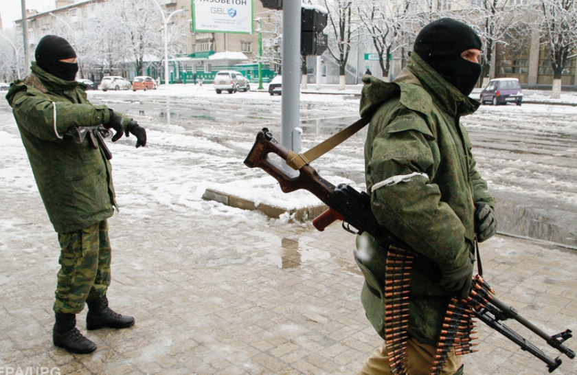 Силы АТО попали под обстрел боевиков на Донбассе – Штаб АТО озвучил данные о потерях - кадры