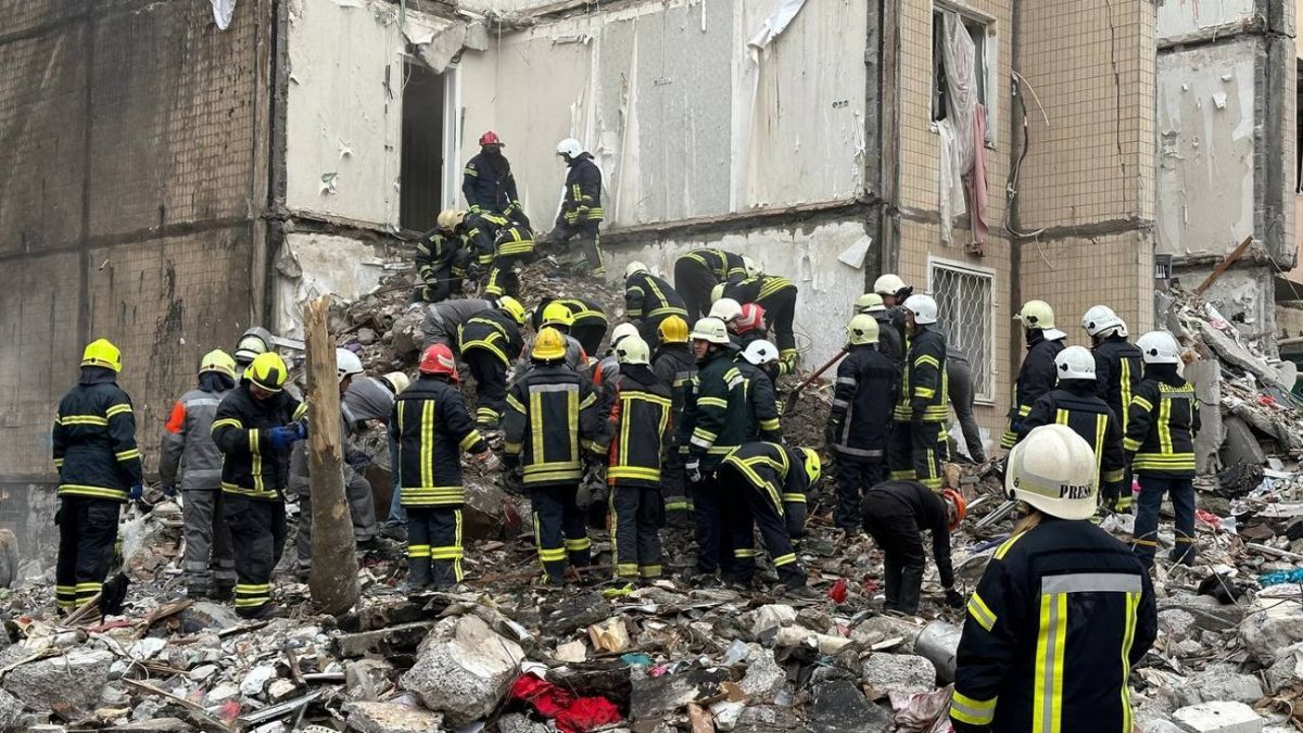 В Одессе спасатели нашли под завалами дома тела 10-летнего Сергея и его 8-летней сестры