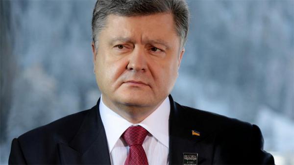 Независимая Украина возникла на обломках двух империй: Порошенко поздравил граждан с Днем Соборности и почтил память героев АТО