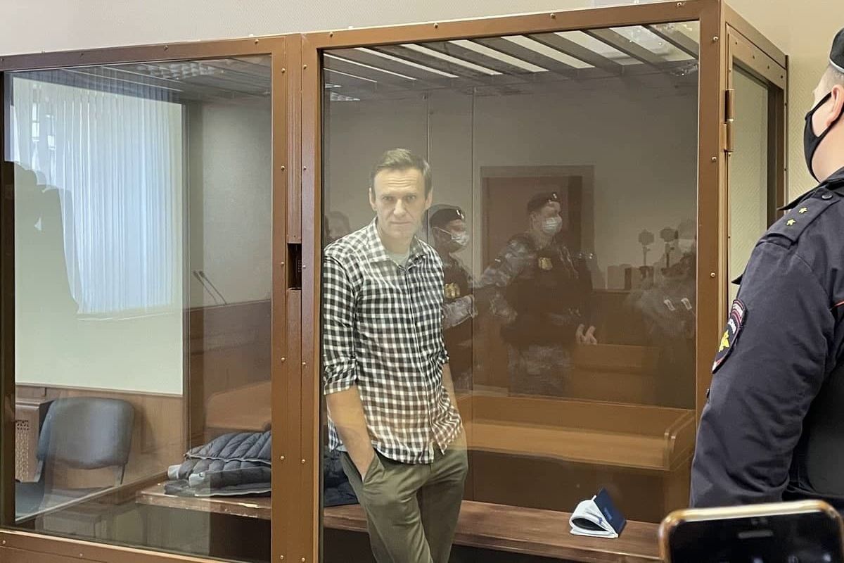"Е-мое, лицемерные вы негодяи!" - Навальный в последнем слове на суде упомянул Симоньян