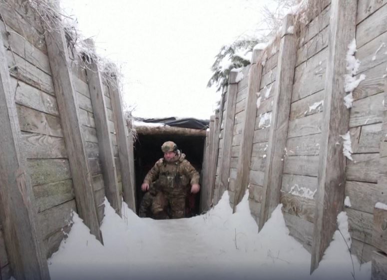 Холодна війна: відео, як ЗСУ протистоять ворогу у люті морози, "підриває" Мережу