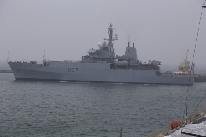 НАТО перебросил в порт Одессы мощный военный корабль: опубликованы первые фото, Кремль пока молчит