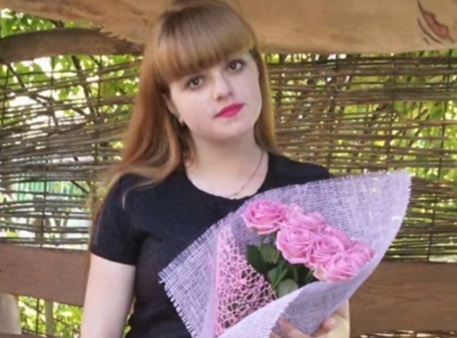 Не дошла 100 метров до родного дома: в Житомире грабители перерезали горло 19-летней студентке ради золотых украшений - кадры