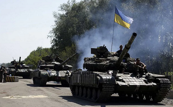 Танковый удар ВСУ: в Сети опубликованы фото масштабных танковых маневров украинской армии при поддержке боевой авиации