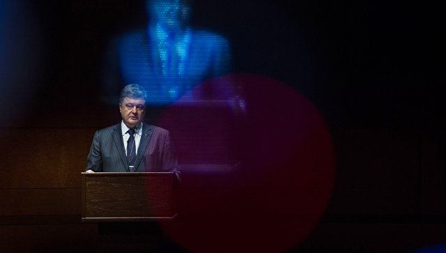 Английский журналист Такер опубликует компромат на Порошенко в том случае, если сумеет доказать обоснованность обвинений в его адрес