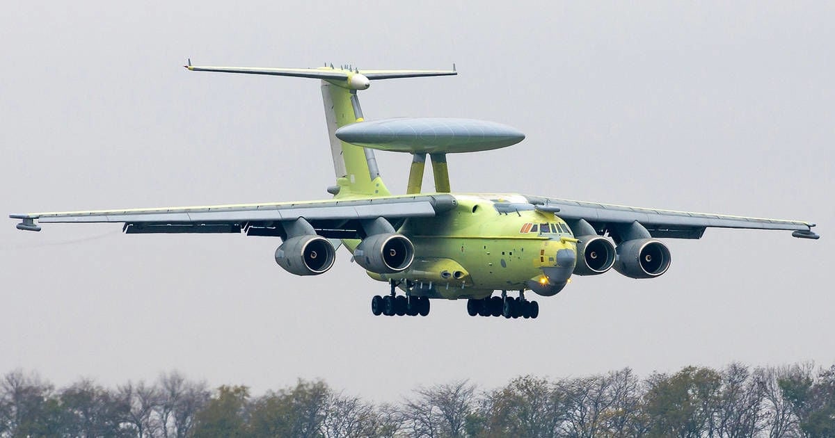 Ракетный удар ВСУ по Таганрогу: подорваны два тяжелых самолета А-60/100 и завод