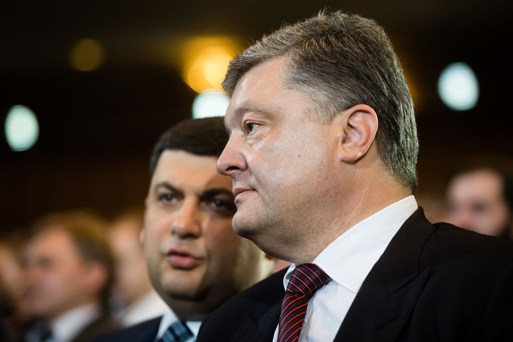 Украина замерла в ожидании: НАПК объявило о старте инспекции электронных деклараций Порошенко и Гройсмана