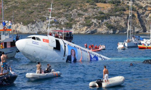 Для оригинального привлечения туристов-дайверов в Турции был затоплен авиалайнер почти за 100 тысяч долларов