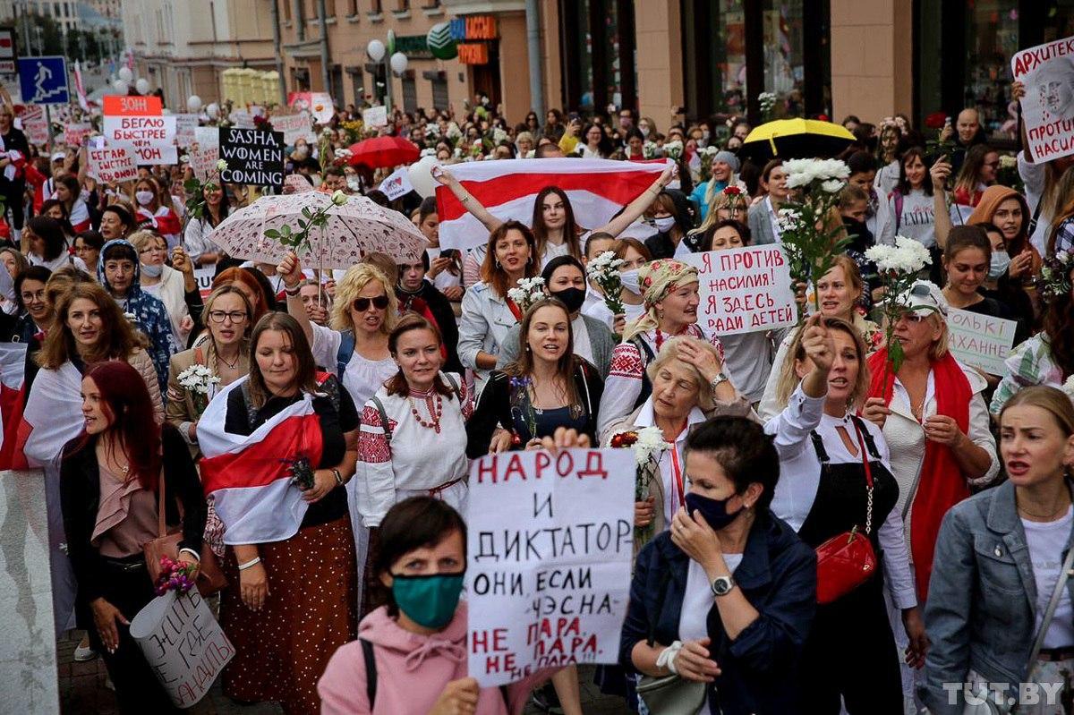 Кадры из Минска: жительницы Беларуси показали настоящее отношение к Лукашенко