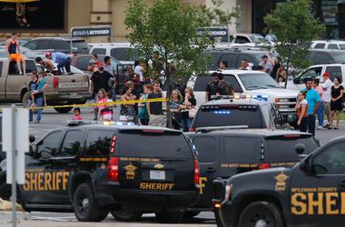 Группы байкеров устроили перестрелку в «Твин Пиксе». Девять жертв