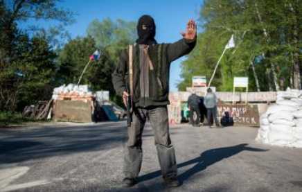 Военные будни Донецка: мина разорвалась во дворе многоэтажки