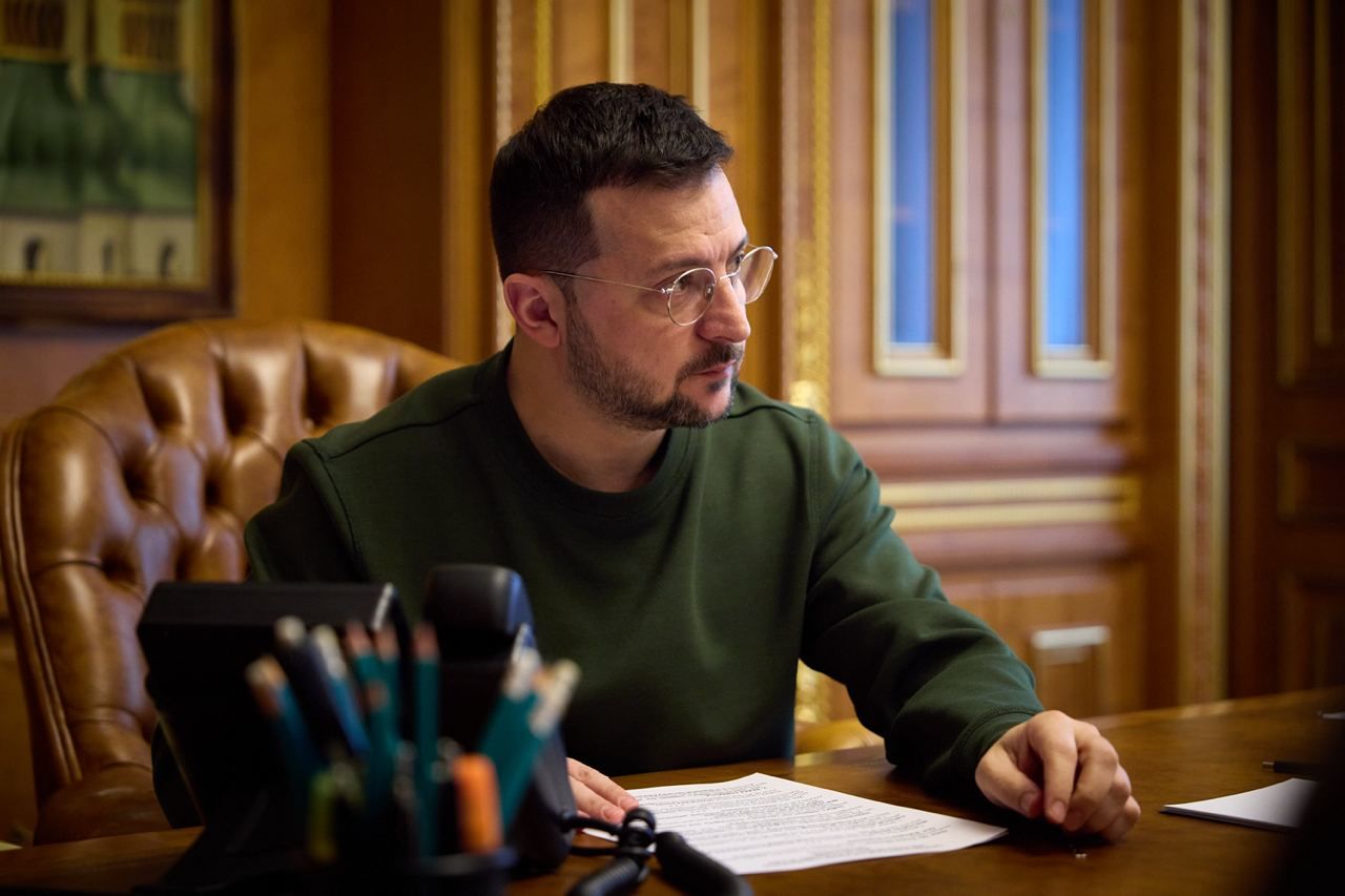 Бойко, Крюкова та Шуфрич: стали відомі особи, які потрапили під санкції Зеленського