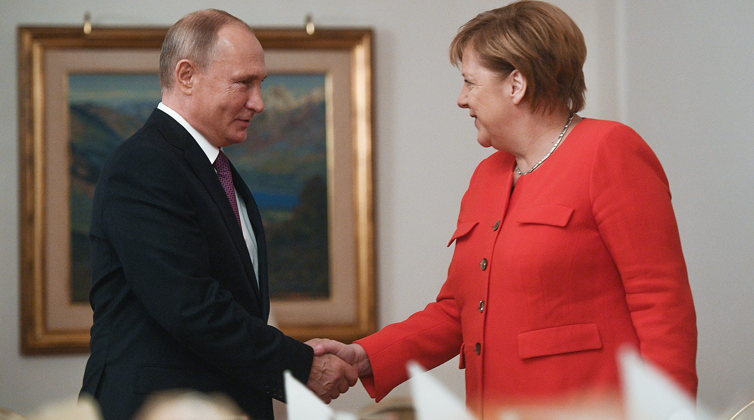 Меркель летит к Путину в Кремль: названы главные темы переговоров