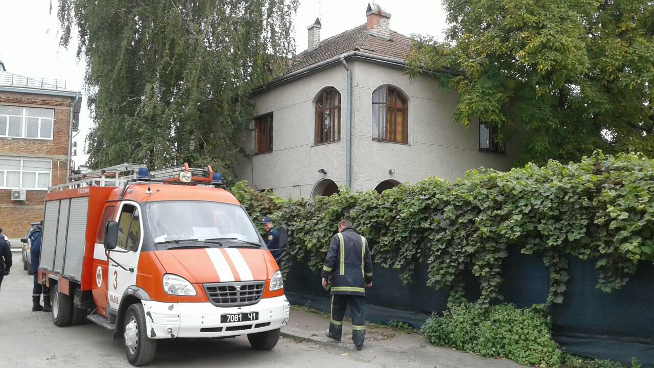 Во Львове горел детский сад: спасатели эвакуировали сорок малышей. Кадры