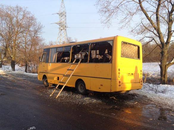 Одна пострадавшая при обстреле автобуса под Волновахой скончалась, - Донецкая ОГА 