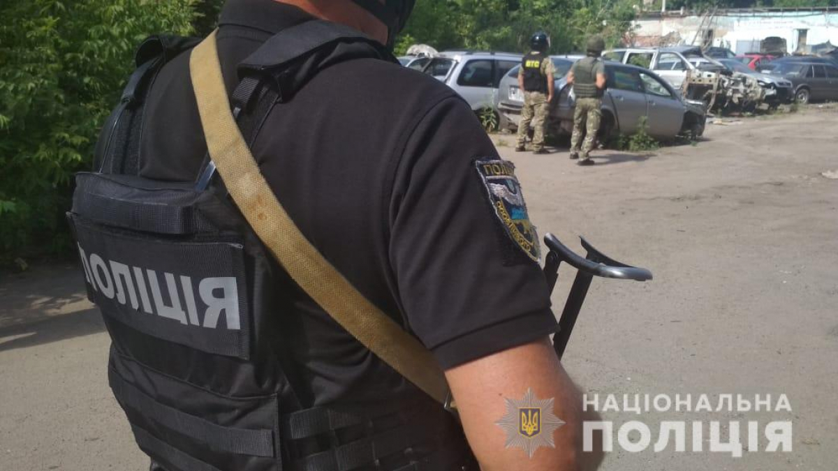 В Полтаве террорист с гранатой взял в заложники полковника Виталия Шияна, кадры 