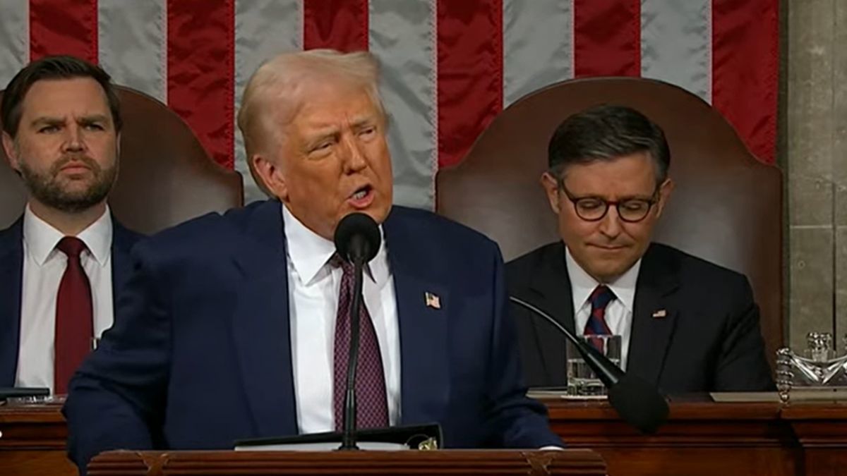 ​Трамп не объявил об остановке военной помощи Украине