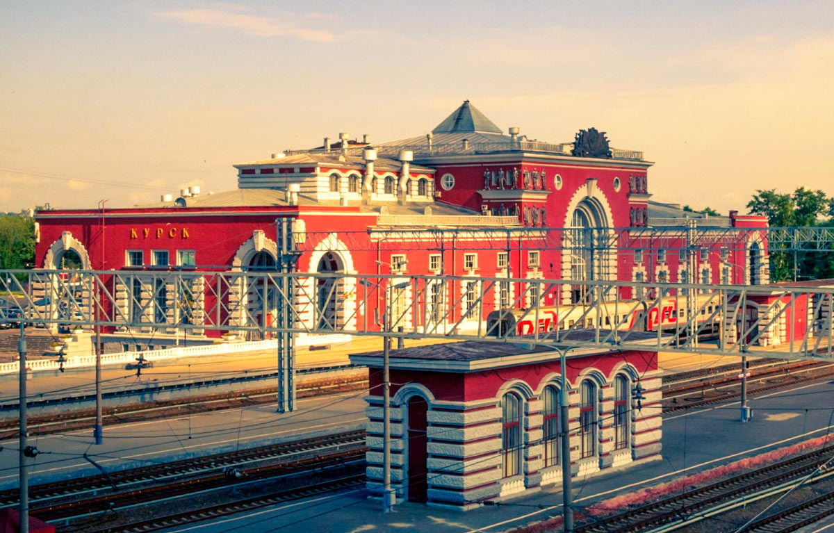 ​В Курске в районе железнодорожного вокзала было очень громко: в Сети появились кадры