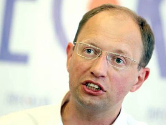 Люди объективно не воспринимают повышение тарифов - Яценюк