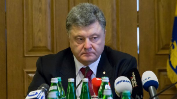 По контрабандистам можно будет открывать огонь на поражение, - Порошенко