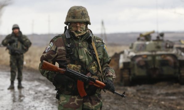 Боевики ДНР в течение дня 27 раз обстреляли позиции сил АТО в районе Донецка, - АТЦ