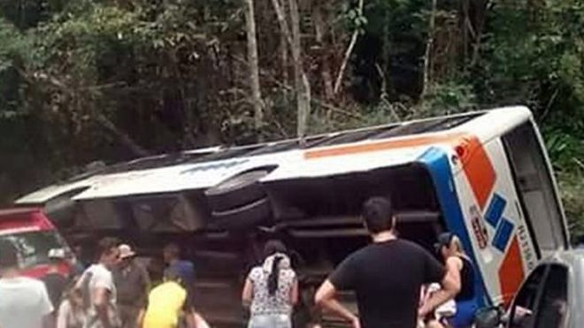ДТП в Бразилии: 15 пассажиров погибли на месте аварии