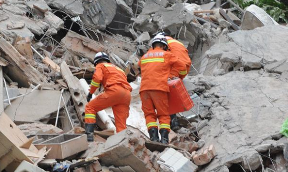 В Китае под завалами здания погибло 17 человек