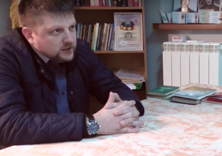 "Хунта уже почти захватила Луганск", - беглый экс-главарь "парламента ЛНР" Карякин дал интервью в России (кадры)