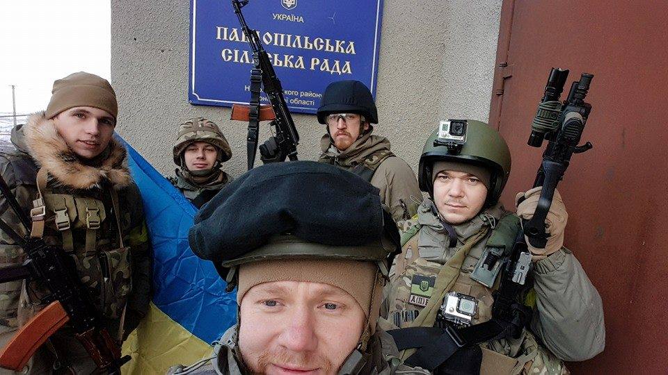 Полк "Азов" контролирует Павлополь. Идет бой за Октябрь