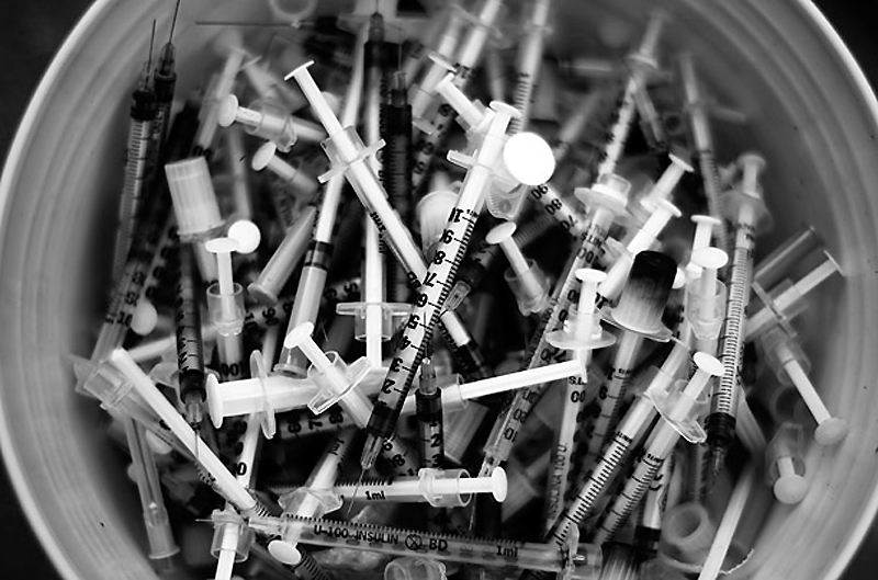 В России 6-летний ребенок пережил настоящий шок, обнаружив на утро в квартире мертвую мать-наркоманку: стало известно, что сделал после этого мальчик