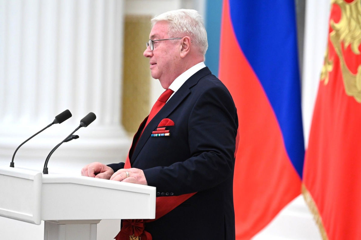 ​Винокур рассыпался в комплиментах Путину, после чего назвал себя "клоуном": "Россия привыкла"