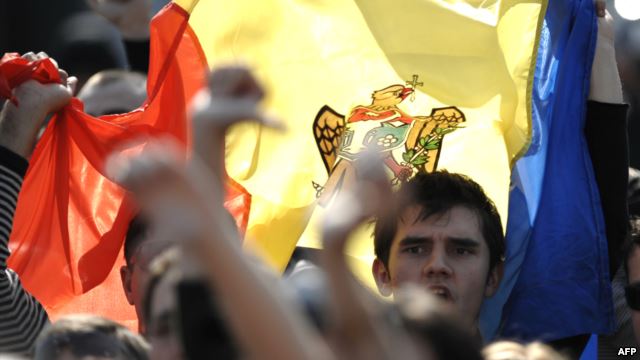 Румыны протестуют против способа организации выборов президента страны