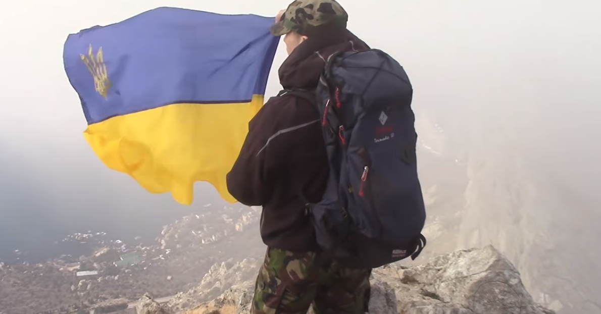 В оккупированном Крыму поднят флаг Украины - опубликовано сильнейшее видео, которое выведет из себя Кремль