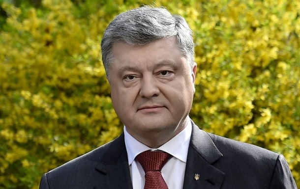 Поздравил учителей и рассказал о детстве: Порошенко поведал миру интересные подробности из своей жизни