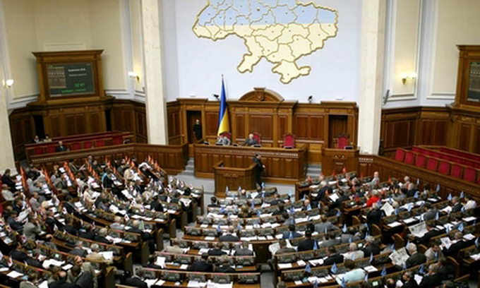 Порошенко внес в Раду законопроект об особом статусе Донбасса 