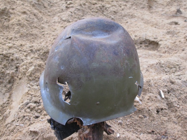 Береза: АТОшников заставляют оплатить каску 1947 года, которую разнесло «Градом»