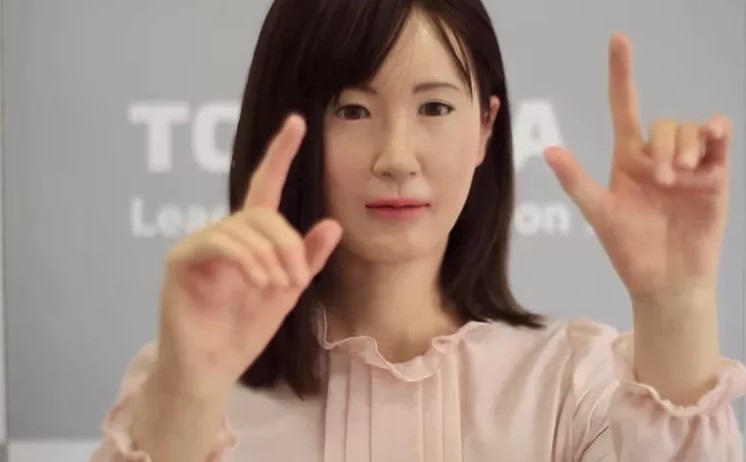 В универмаге Токио появится андроид-продавщица