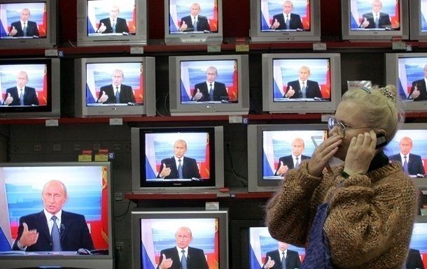 Російське ТБ зламано: телемовлення перервано повідомленнями про ракетну атаку