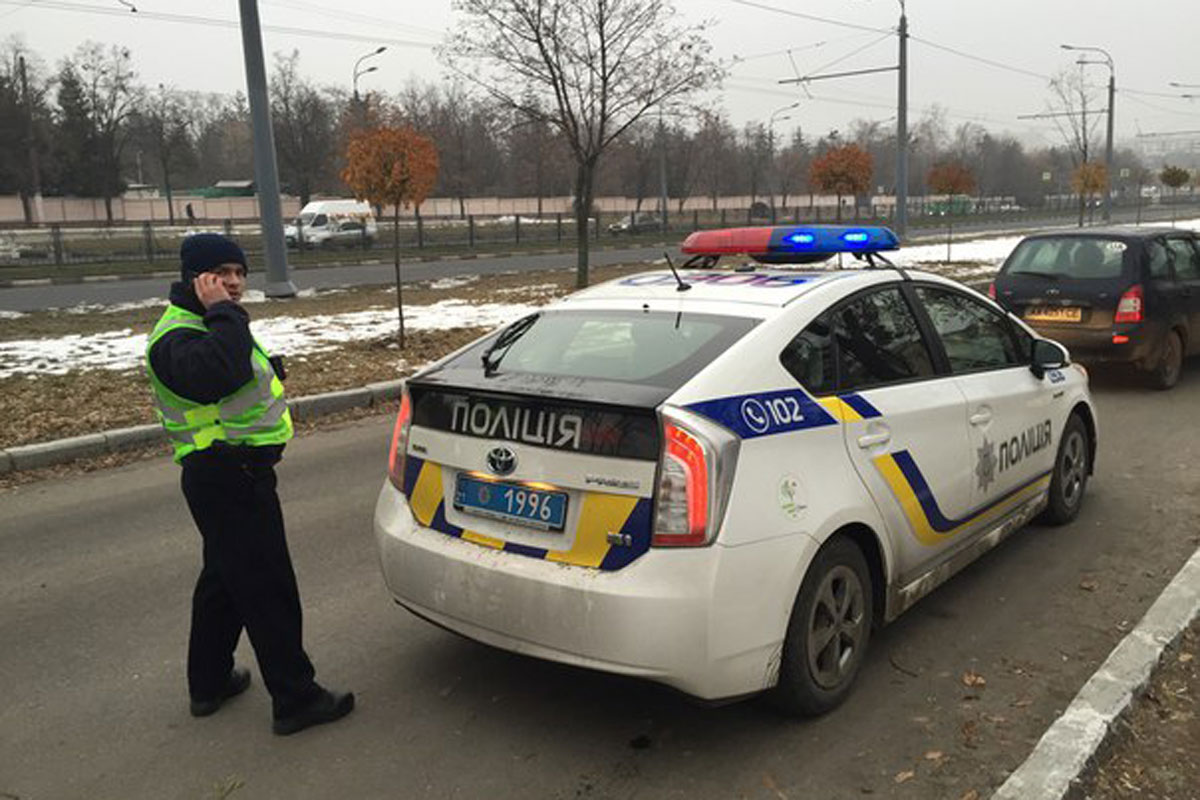 В Киеве командир полиции обокрал мужчину, попавшего в ДТП