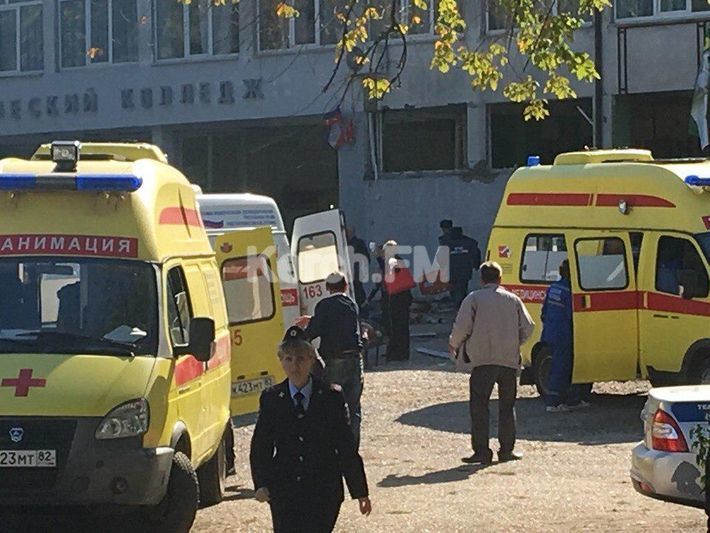 Медики о раненых студентах в Керчи: ""Фаршированные" дети без стоп и голеней, с шайбами в печени и кишечнике"